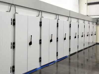 Двери для холодильных камер в столовые, рестораны и кафе