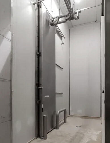 Двери для хранения и переработки мяса