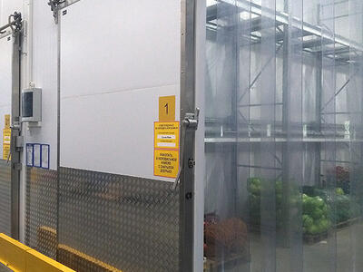 Двери для холодильных, складских помещений и распределительных центров