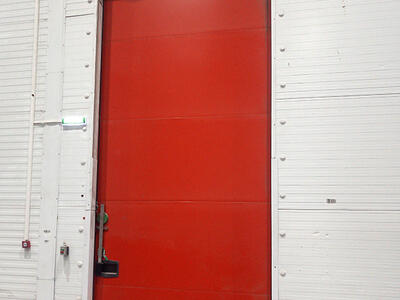 Двери для холодильных, складских помещений и распределительных центров