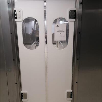 Пластиковые маятниковые двери МД (Пст-Vcam)