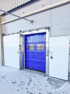 Двери для холодильных, складских помещений и распределительных центров